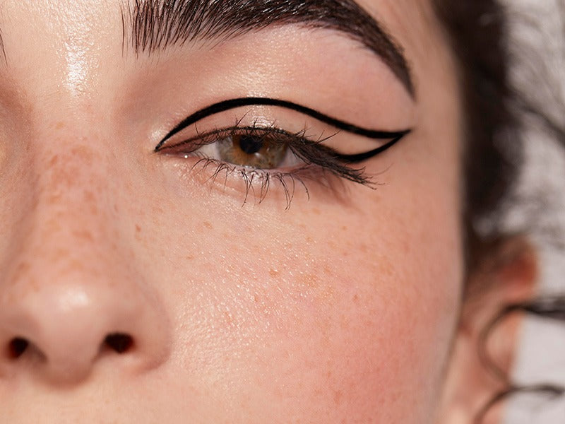 How to create four classic eye liner looks